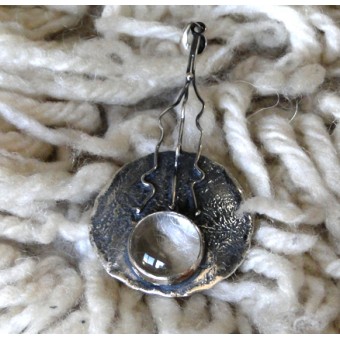 СРЕБЪРЕН МЕДАЛЬОН С ПЛАНИНСКИ КРИСТАЛ